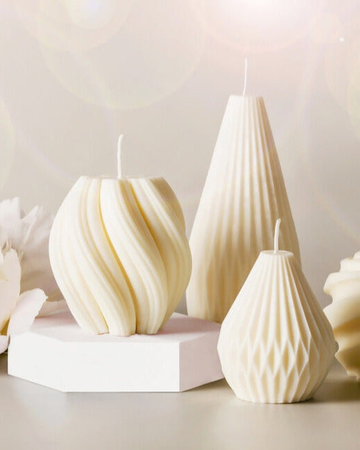 Auf diesem Bild sieht man handgemachte Duftkerzen, diese sind perfekt als Dekoration geeignet. Sie sind aus umweltfreundlichem und nachhaltigem Wachs hergestellt und eignen sich als Geschenk für Freunde und Familie.