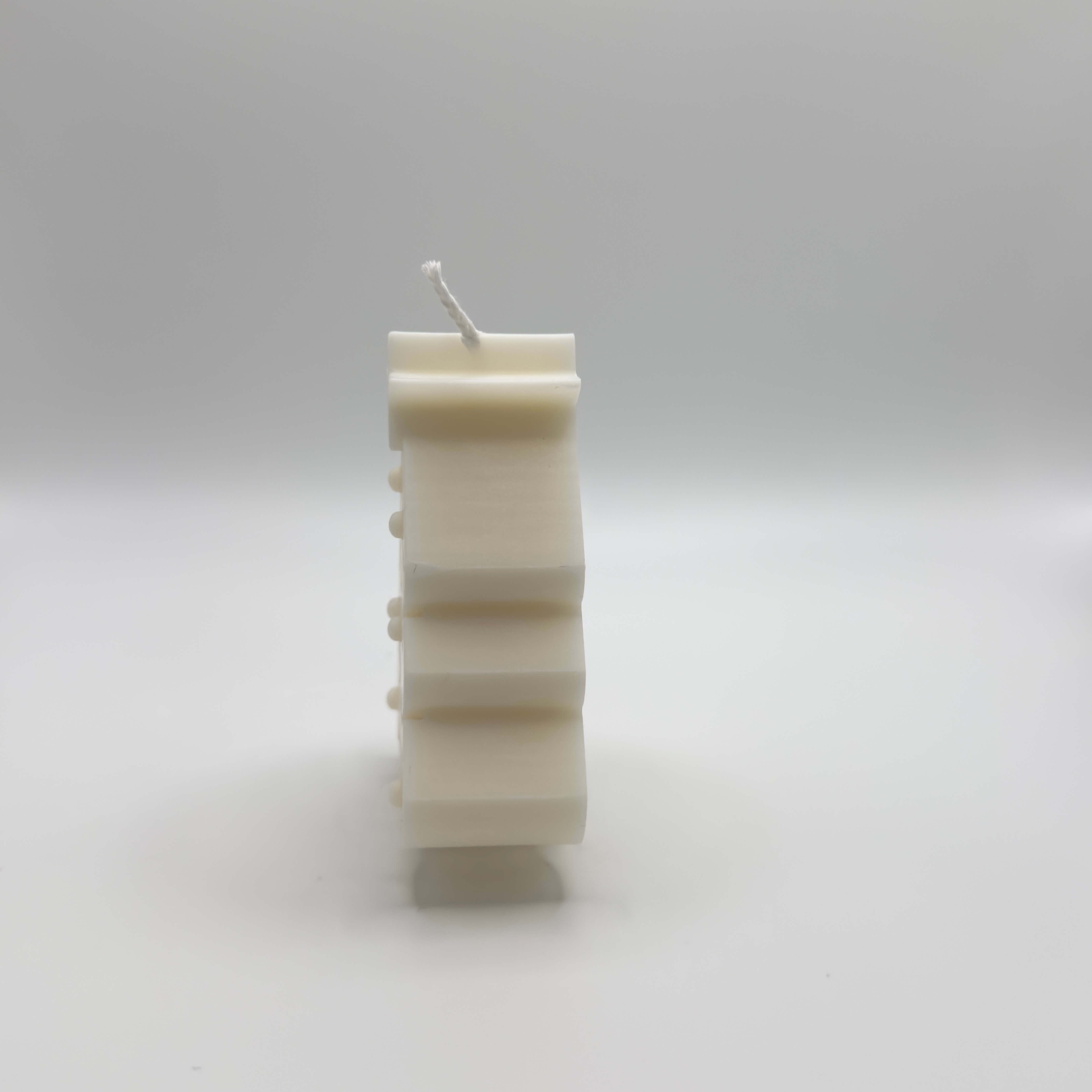 Tiny Christmas Tree Sojawachs-Kerze, ideal für weihnachtliche Dekoration und festliche Atmosphäre.