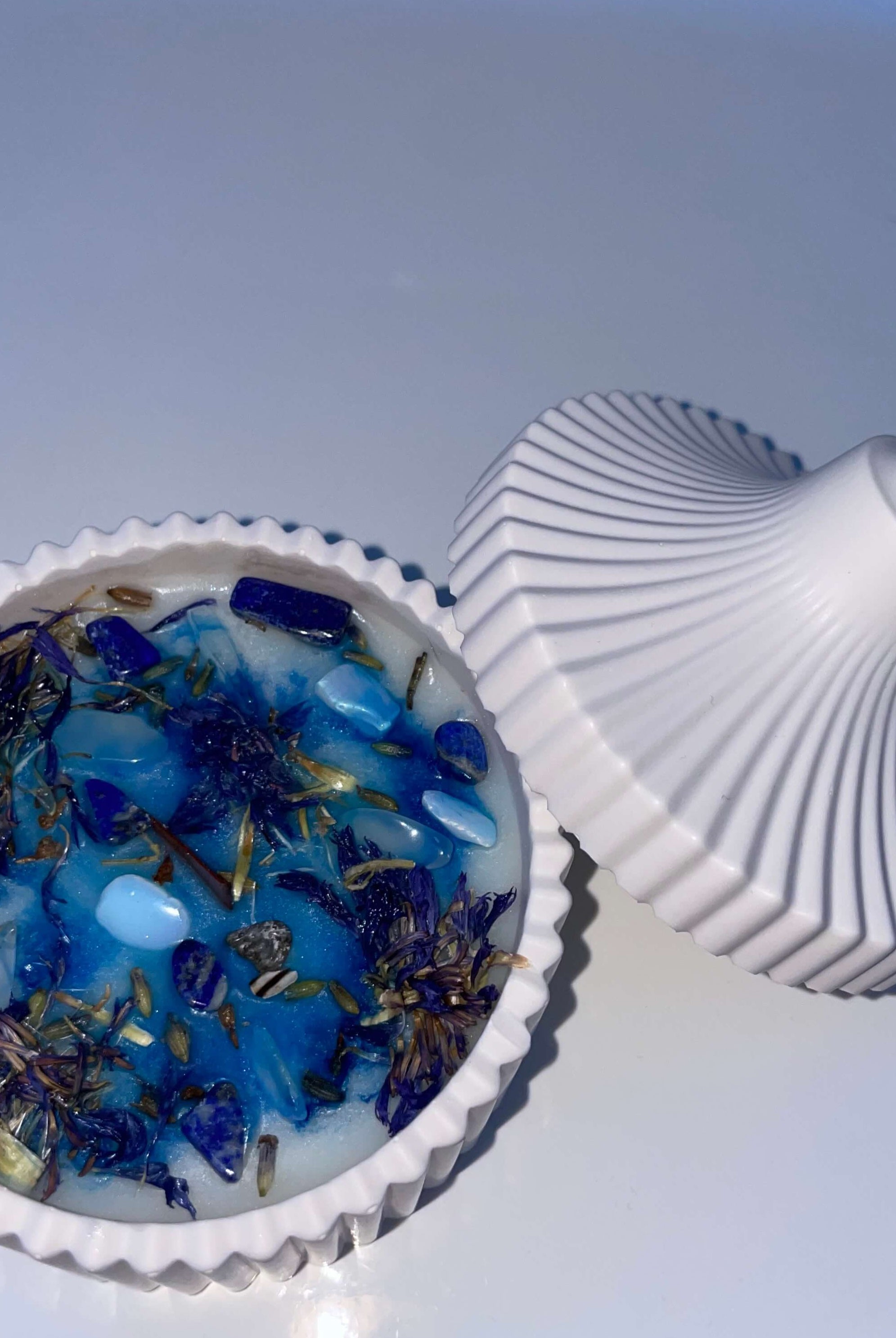 Die Blue Lagoon Radiance Kerze ist perfekt als Deko für jedes Zuhause geeignet.