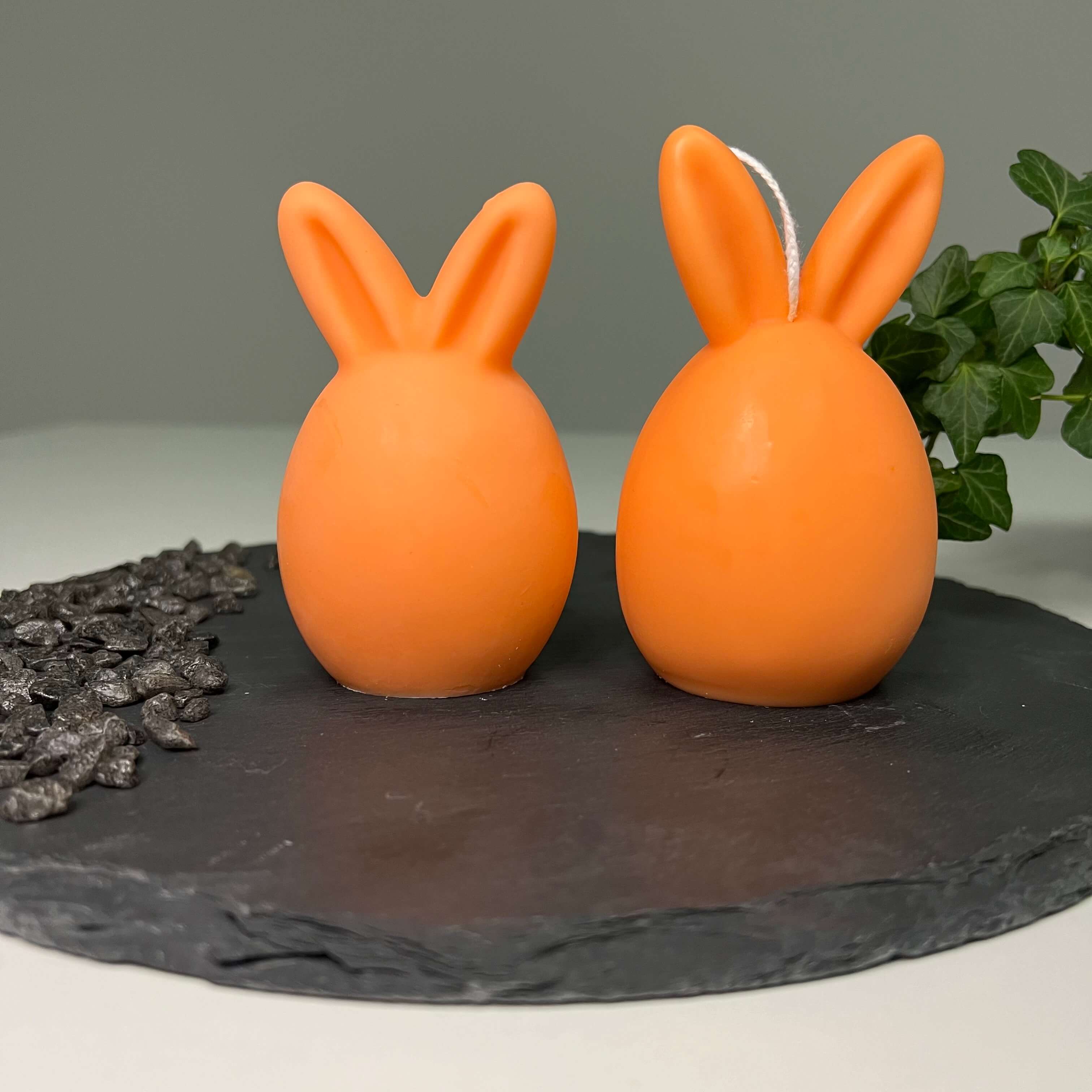 Hier sieht man unsere Bunny Breeze Easter Egg Kerzen. Mit ihrem Hasen und Osterei Design sind sie perfekt als Dekoration geeignet. Sie sehen elegant, ästhetisch und stilvoll aus.