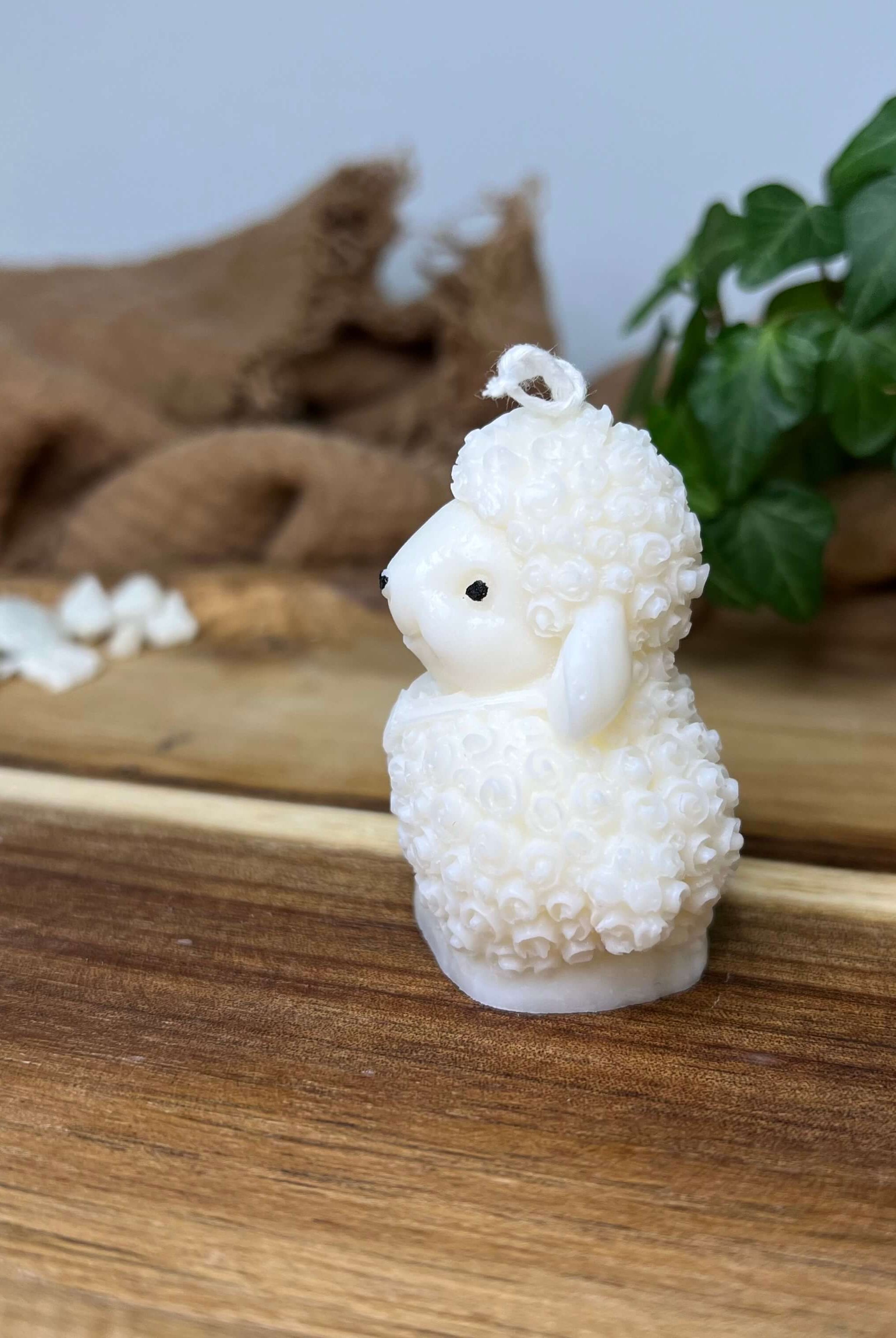 Cozy Lamb Light Kerze ist auch als Geschenk geeignet. Auch als Gastgeschenke für besondere Anlässe. Sie ist umweltfreundlich und nachhaltig, da sie handgemacht ist.