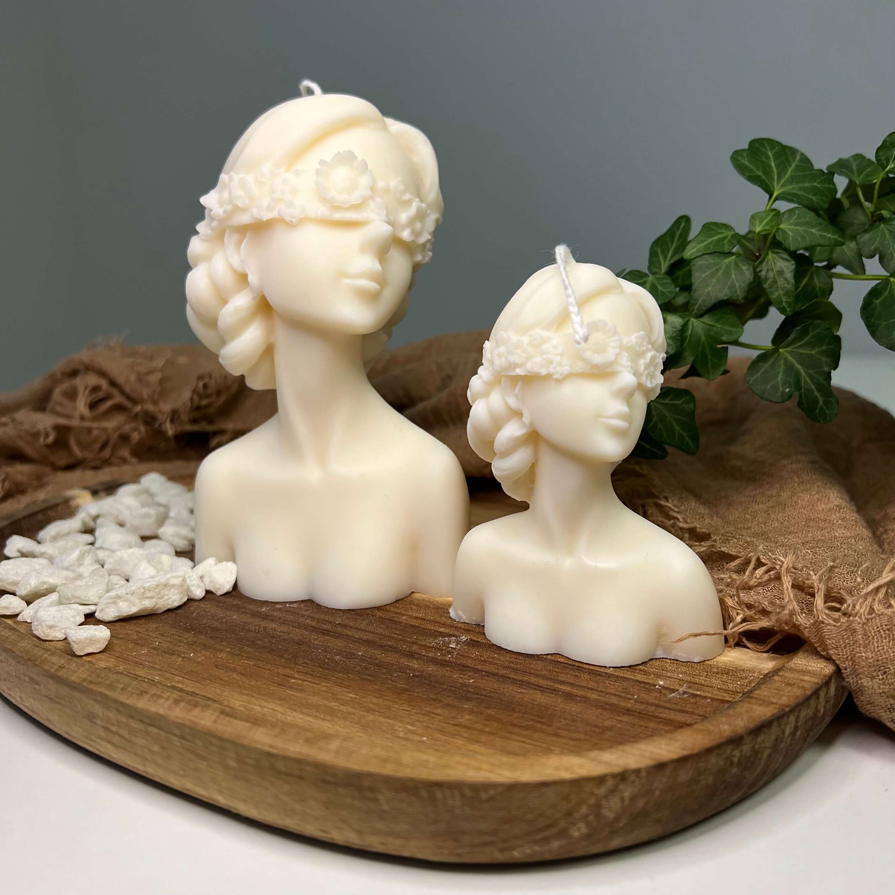 Glamourous Lady Kerzen. Hier sieht man den Größenunterschied von klein und groß.