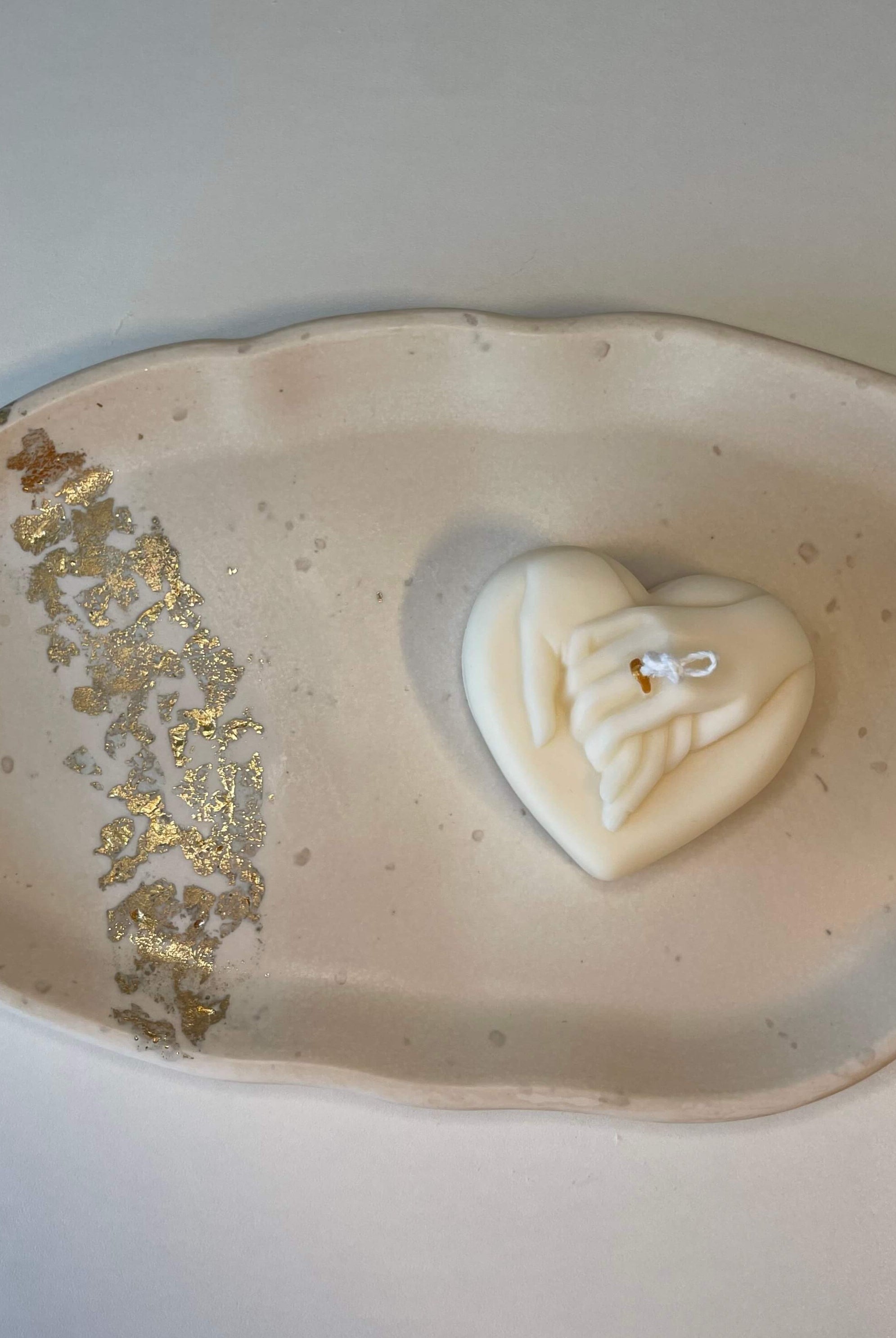 Hier sieht man unser Heartfelt Unity Geschenke-Set. Es ist perfekt als Dekoration geeignet. Es sieht elegant und ästhetisch aus.