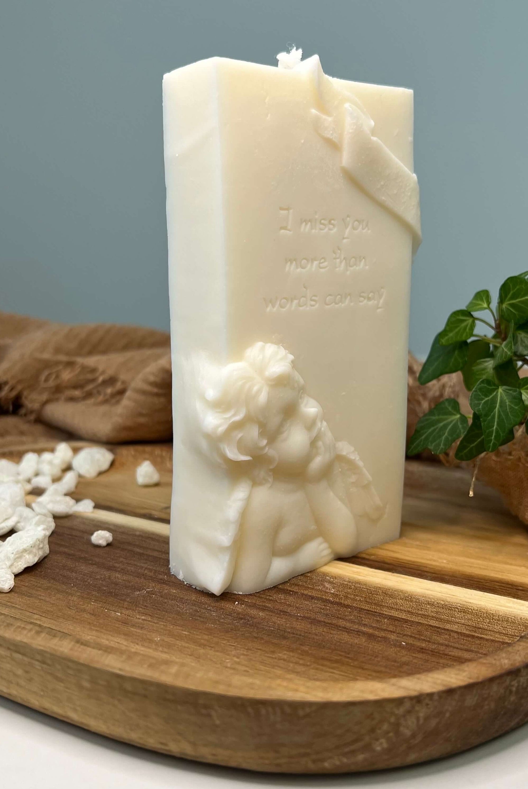 Sichtbar ist hier die Heavenly Remembrance Glow. Handgemacht aus Sojawachs ist sie ein einzigartiges Unikat und eine besondere Möglichkeit dein Zuhause zu verschönern.