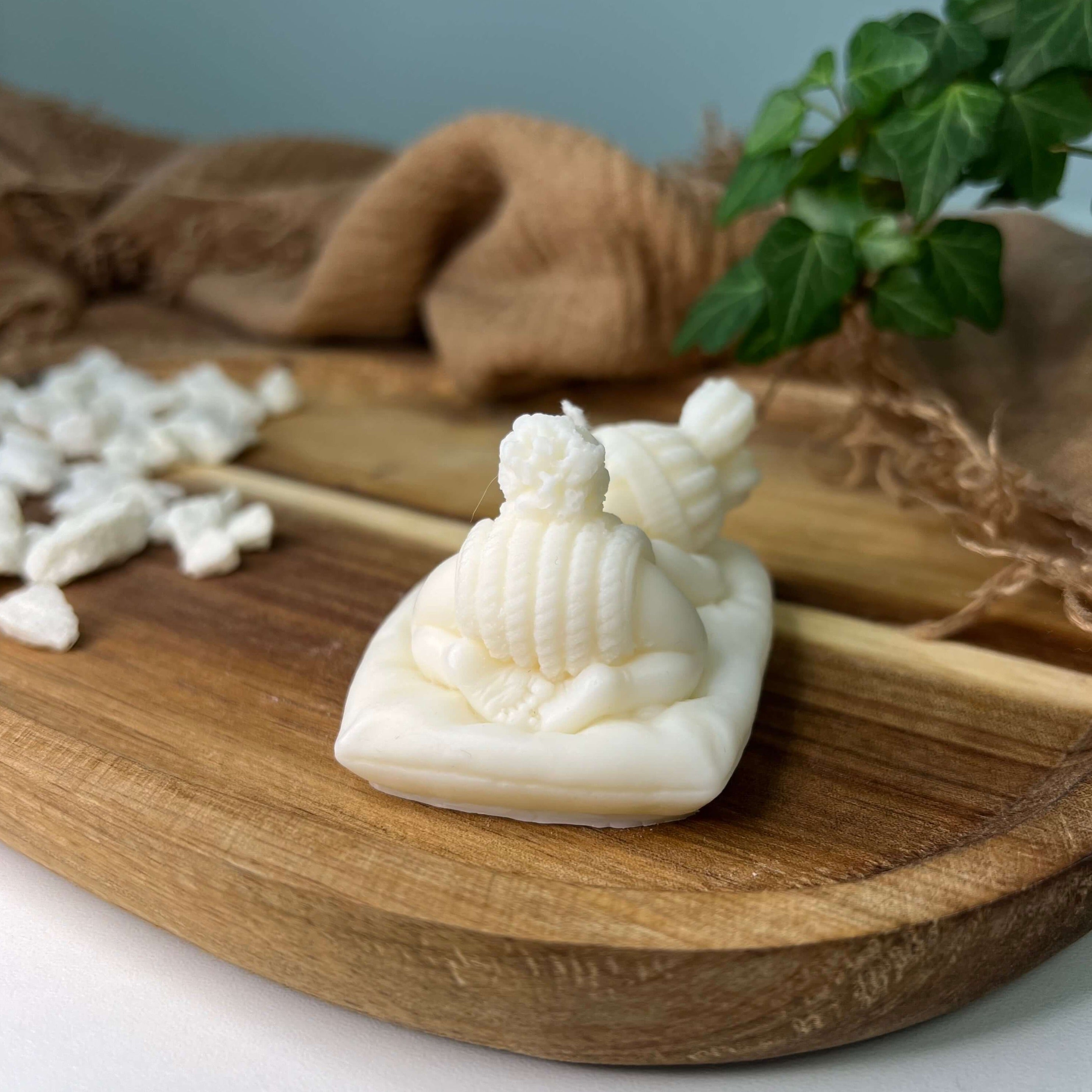 Dargestellt ist die Heavenly Slumber Bunny Kerze. Sie ist in verschiedenen Düften erhältlich. Der Geruch ist angenehm und entspannend. Perfekt für gemütliche Abende.