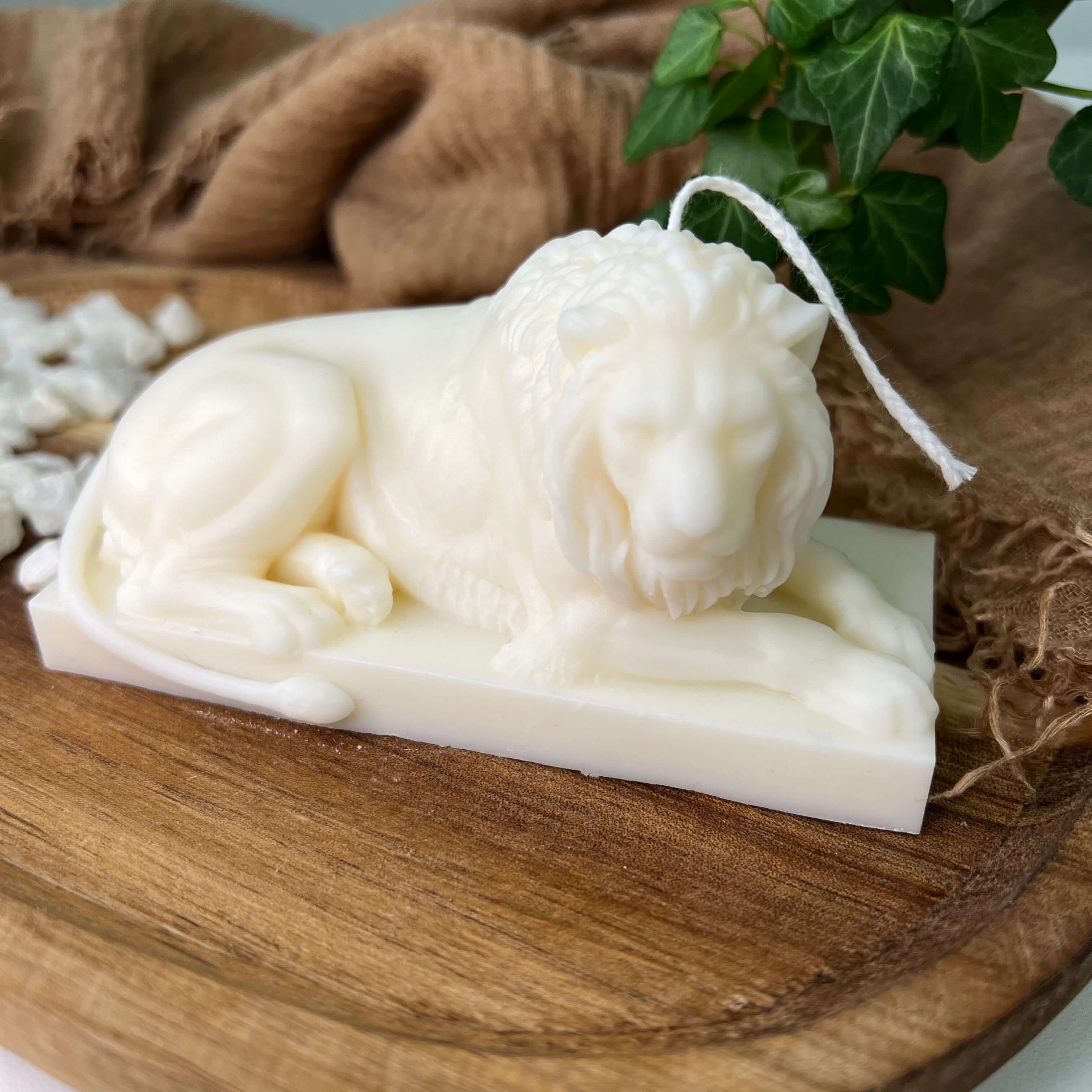 Die Lion Majesty Glow Kerze ist in verschiedenen Düften erhältlich. Die Düfte haben einen angenehmen Geruch und sind perfekt für gemütliche Abende.