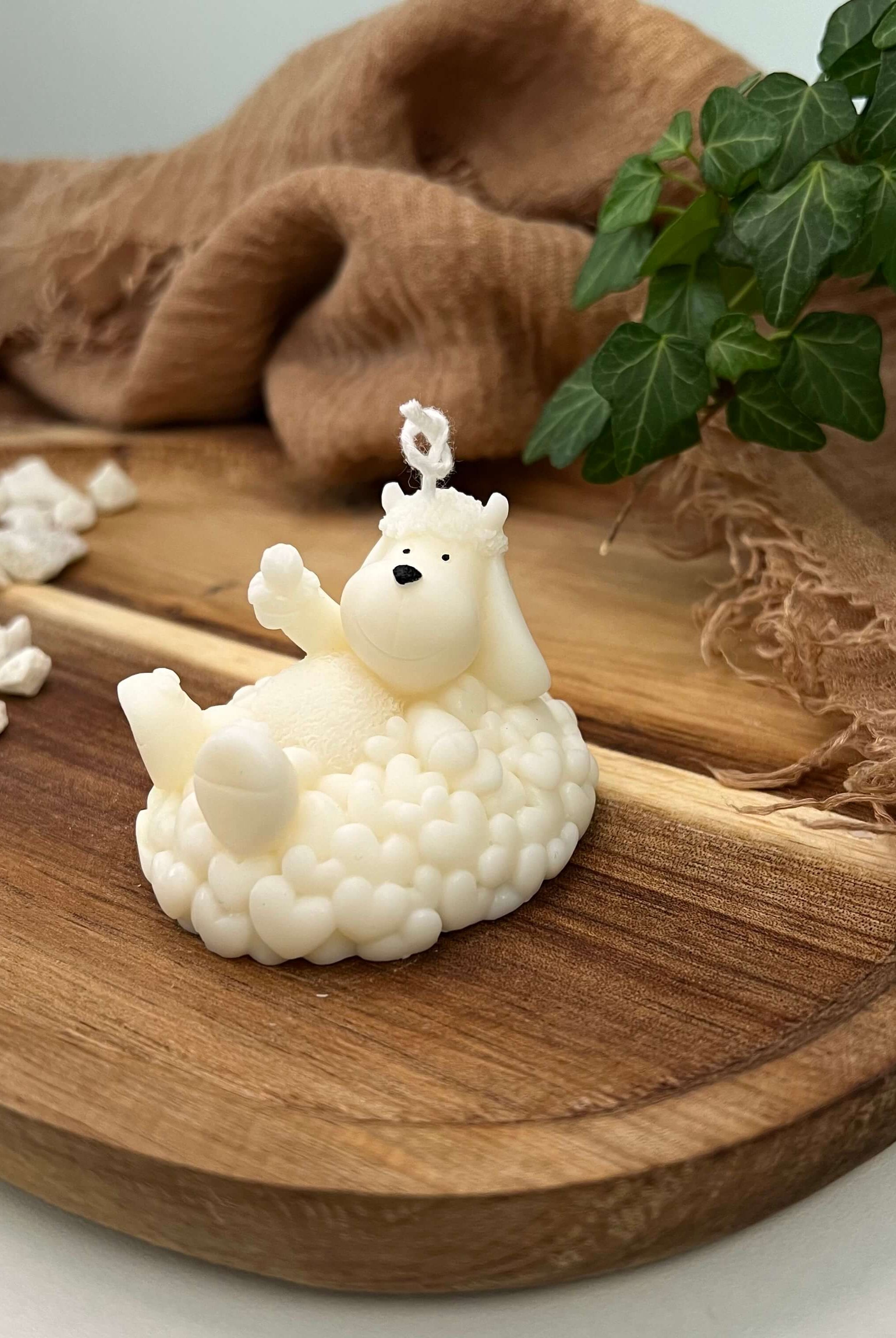 Hier sieht man unsere Sweetheart Shepherd's Glow Kerze. Aus veganem Bio Sojawachs wurde sie aus Hand gemacht. Sie ist nachhaltig und umweltfreundlich.