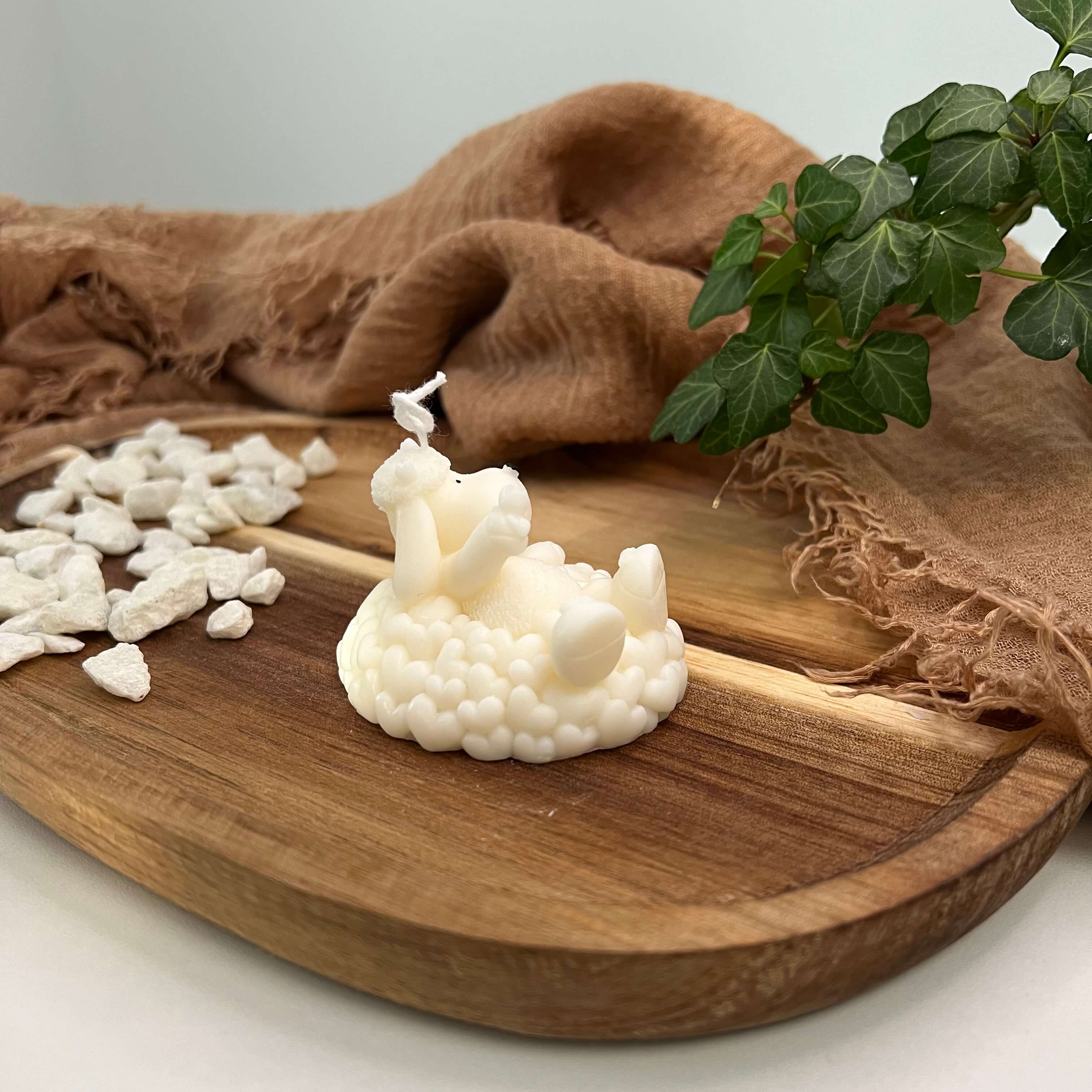 Die Sweetheart Shepherd's Glow Osterkerze. Mit ihrem einzigartigem Design ist sie die perfekte Osterkerze.