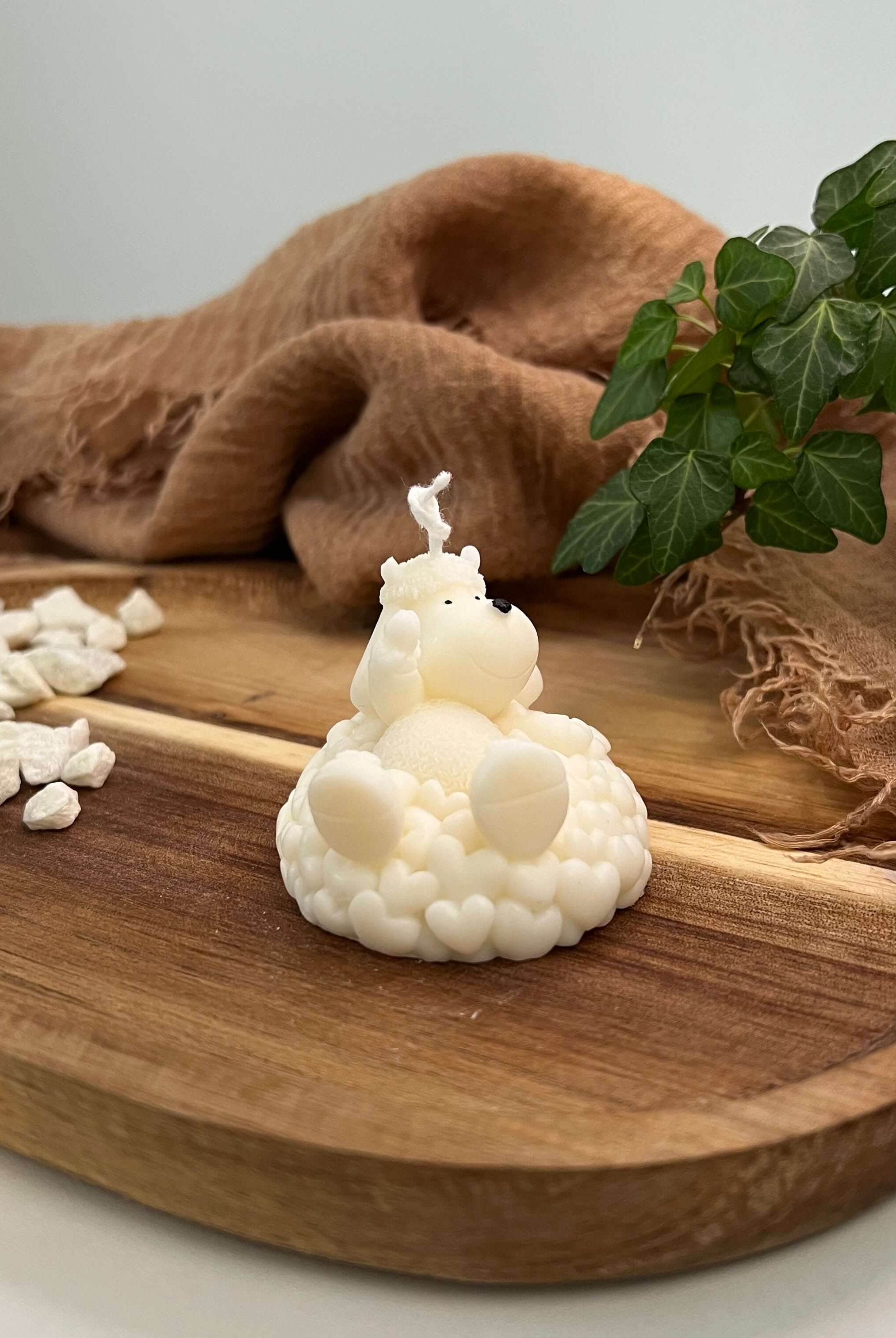 Die handgemachte Sweetheart Shepherd's Glow Kerze besteht aus hochwertigem Sojawachs.