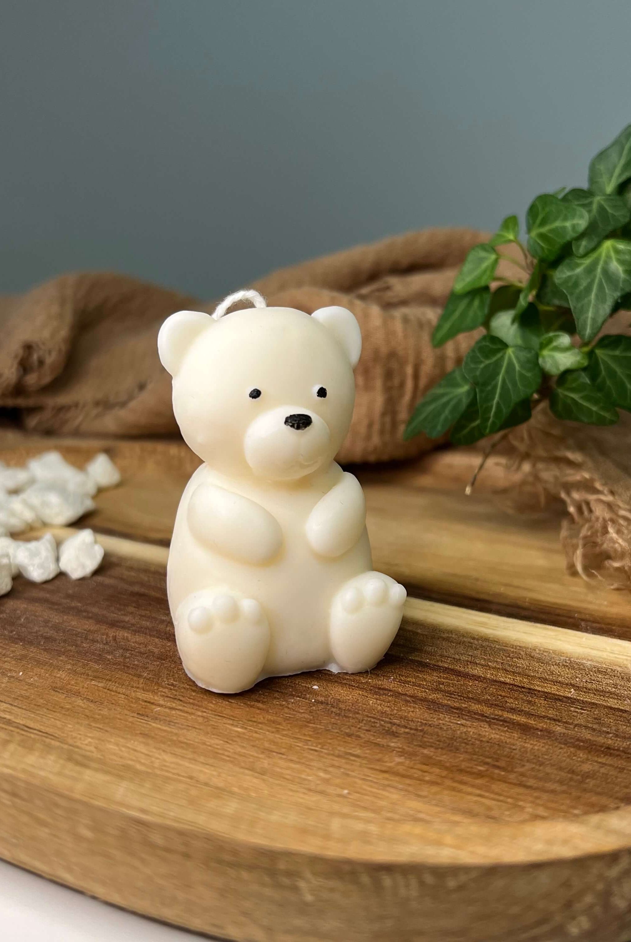 Die Teddy Twinkle Spark - Klein Kerze ist in verschiedenen Düften erhältlich. Die Düfte haben einen angenehmen und guten Geruch und sind perfekt zum entspannen. Perfekt für gemütliche Tage.