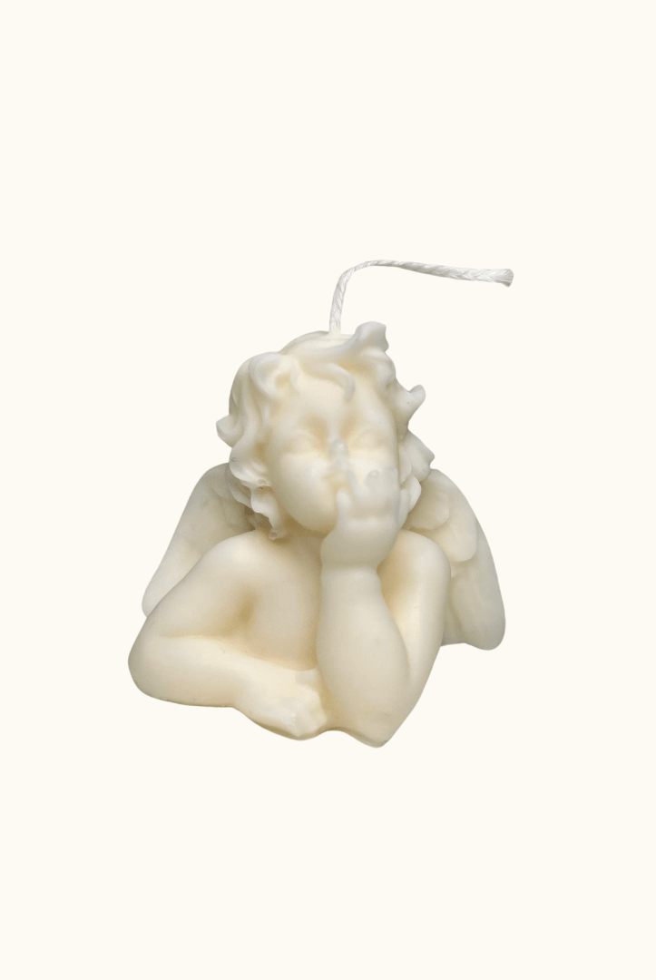 Auf diesem Bild sieht man unsere Thoughtful Celestial Babe Kerze. Sie ist handgemacht aus Bio Sojawachs und deswegen auch umweltfreundlich, nachhaltig und vegan.