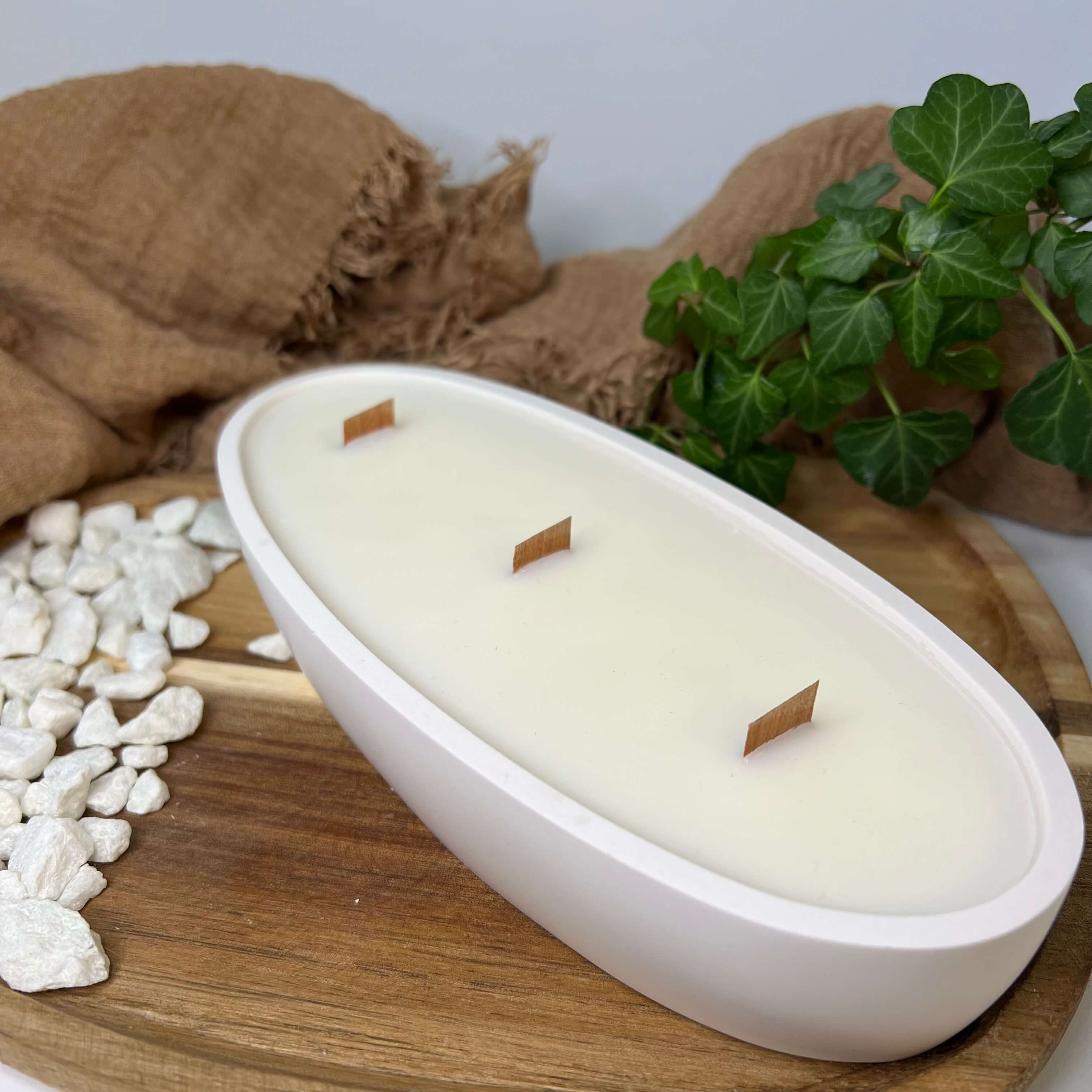 Unsere Vessel of Timelessness | Kerze ist in verschiedenen Düften erhältlich. Die Düfte haben einen angenehmen und beruhigenden Geruch. Sie ist perfekt für entspannte und gemütliche Abende.