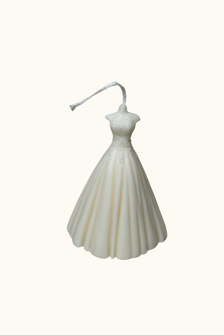 Auf diesem Bild sieht man unsere Wedding Bliss Luminary Kerze. Sie ist handgemacht aus Bio Sojawachs. Zudem ist sie nachhaltig, vegan und umweltfreundlich.