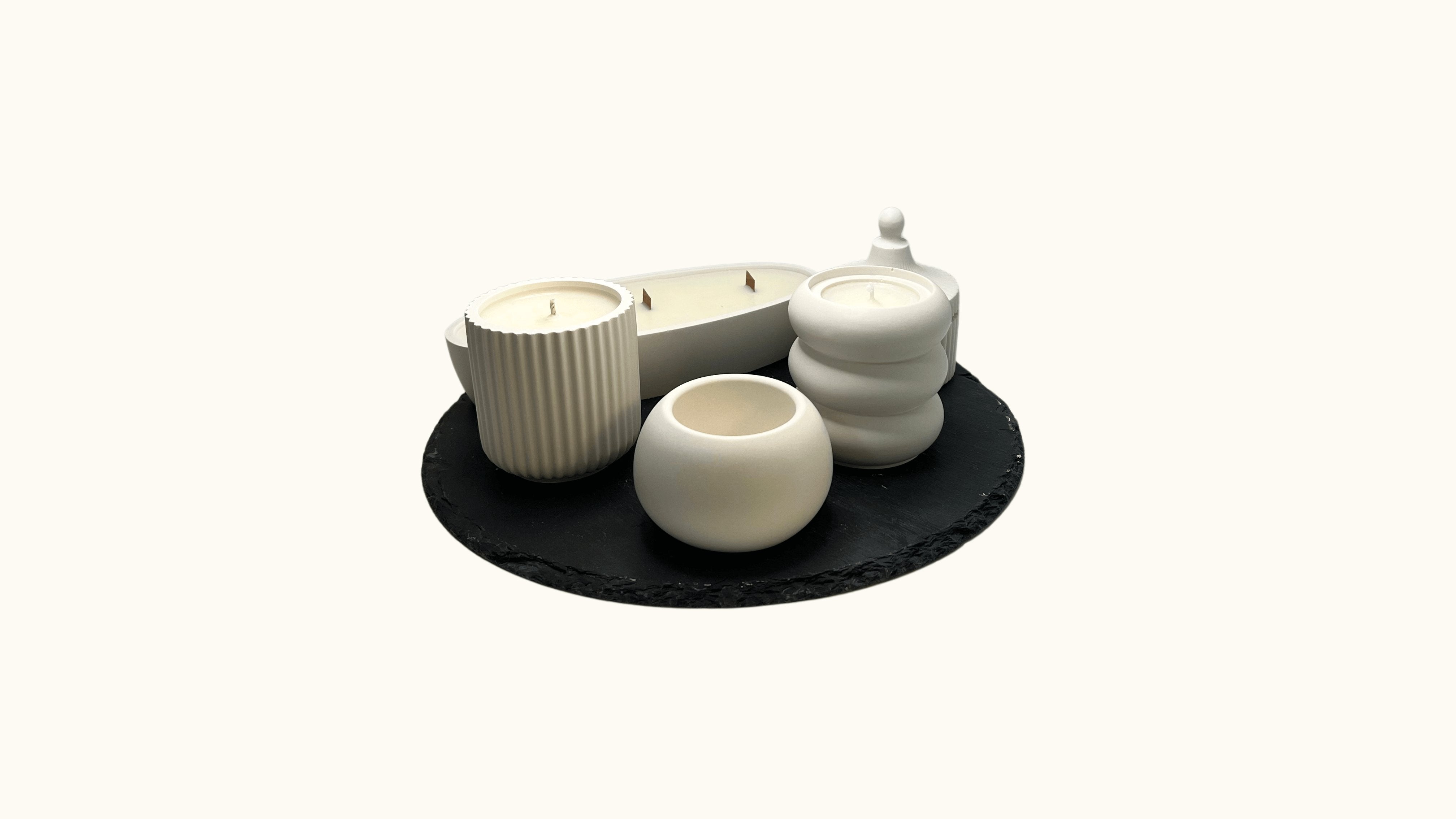 Hier sieht man unsere Jesmonite Produkte. Diese sind handgemacht aus Jesmonite. Sie sehen elegant und ästhetisch aus und sind einzigartig und stilvoll.