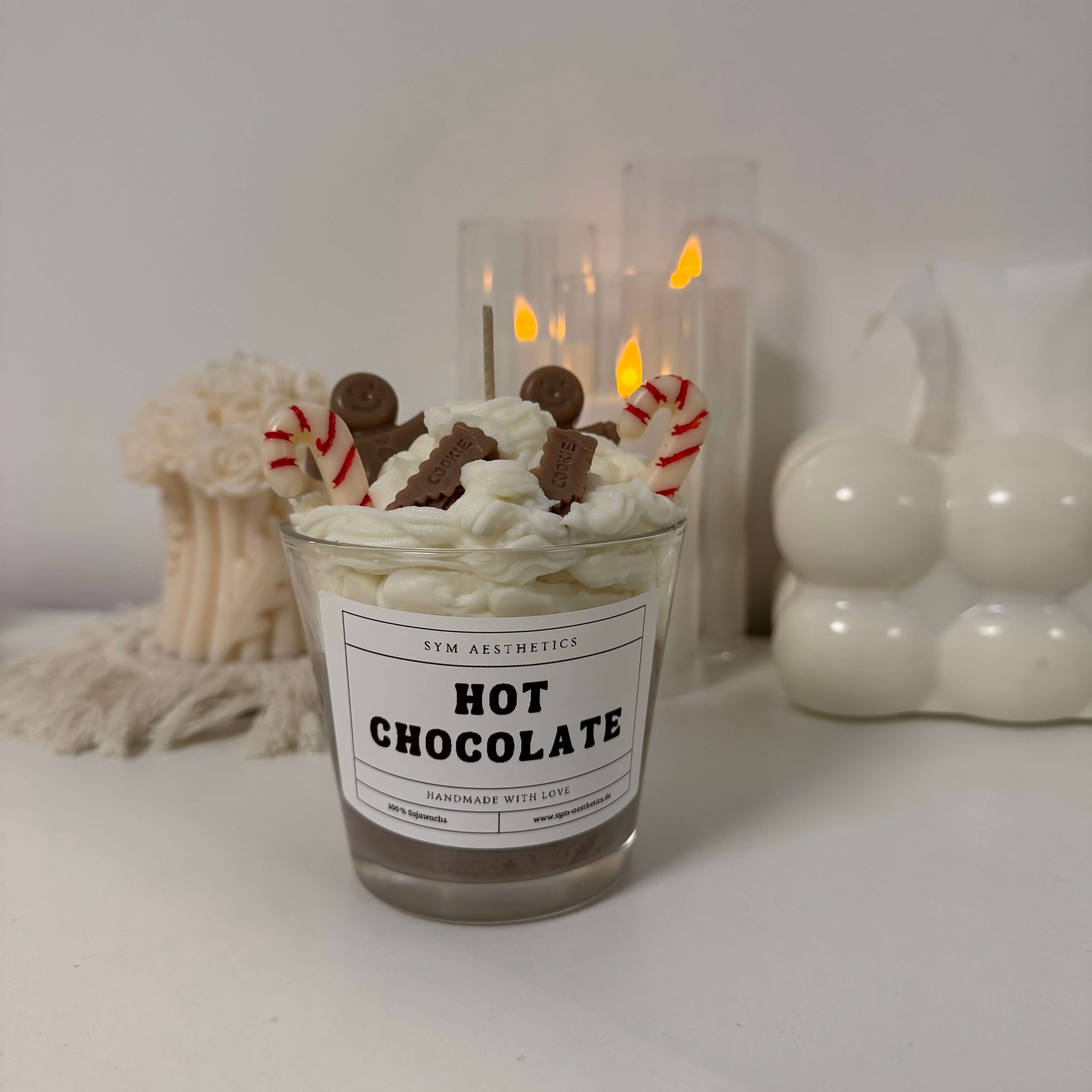 Vegan und umweltfreundlich – Hot Chocolate Candle aus 100% Sojawachs für eine warme, gemütliche Atmosphäre.