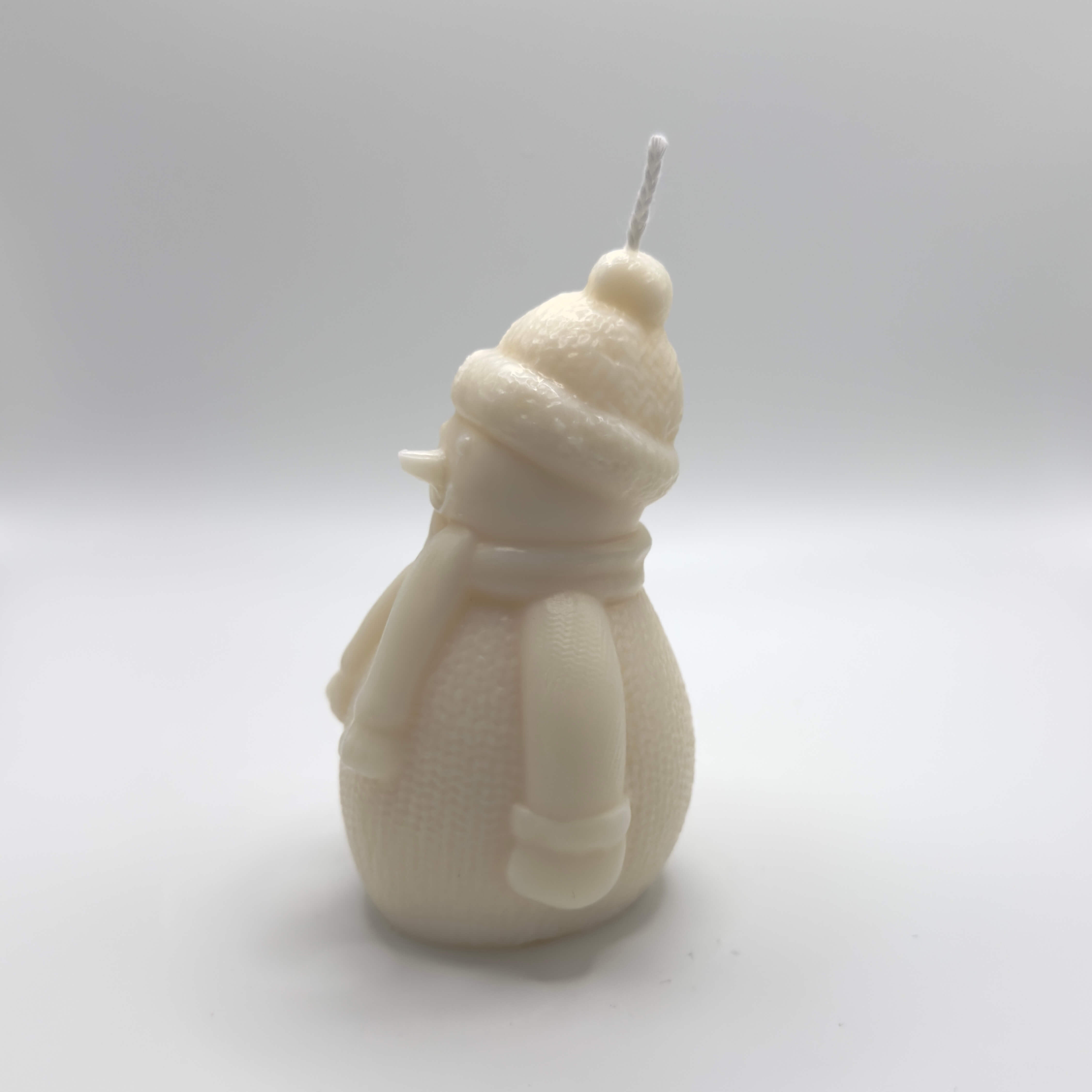 Frosty Snowman handgefertigte Sojawachs-Kerze, Schneemann-Deko für die Weihnachtszeit.