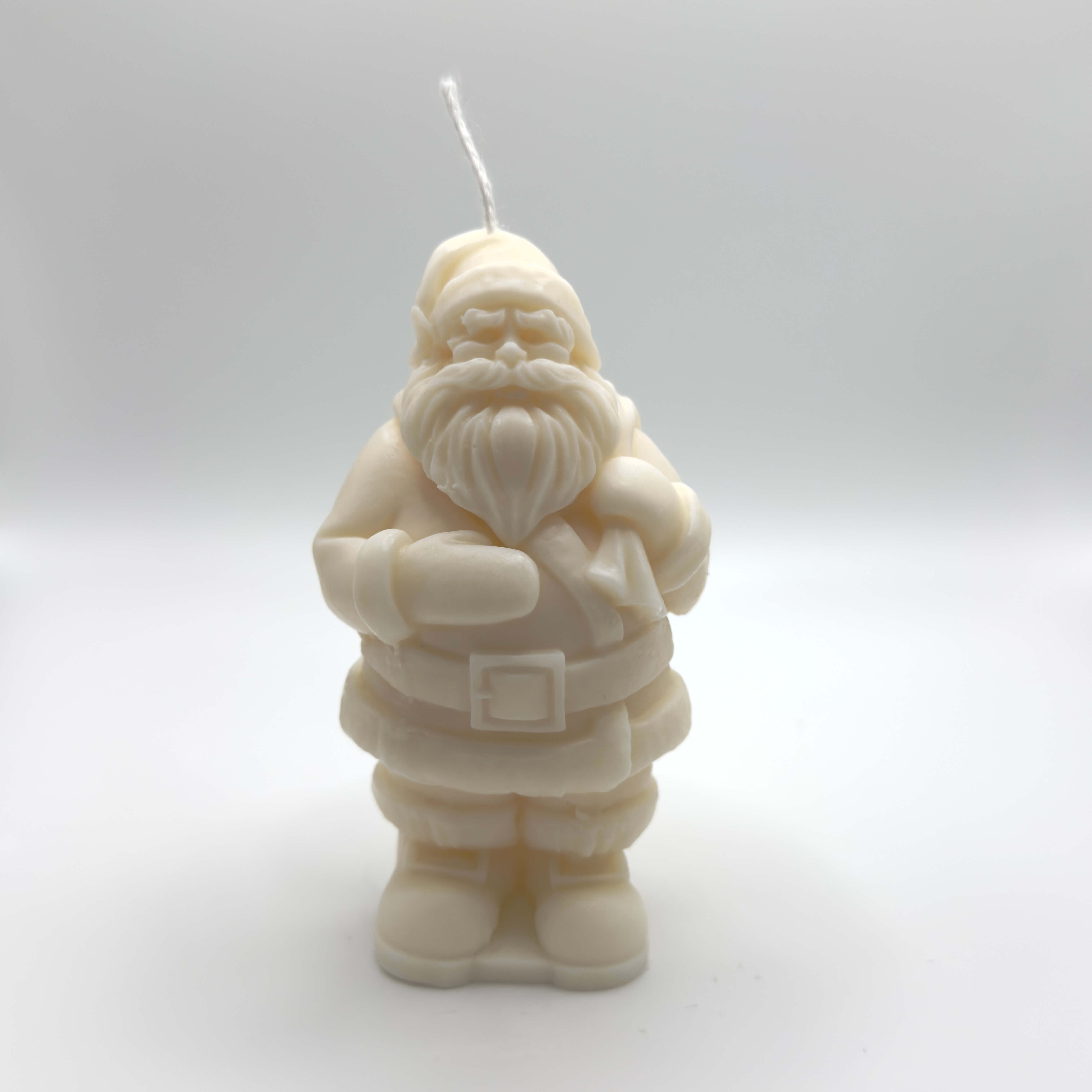 Santa Claus Candle, charmante Nikolaus-Kerze aus Sojawachs für eine traditionelle Weihnachtsstimmung.