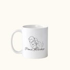 Weiße PawsOfTurkiye Keramiktasse mit Logo – 325 ml Charity-Tasse, mikrowellen- und spülmaschinengeeignet, Teil der Sym Aesthetics Kollektion zugunsten von Straßenhunden und Katzen.