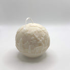 Winter Wonderland Globe Sojawachs-Kerze, handgefertigte Weihnachtskugel mit winterlichen Motiven für eine festliche Dekoration in deinem Zuhause.