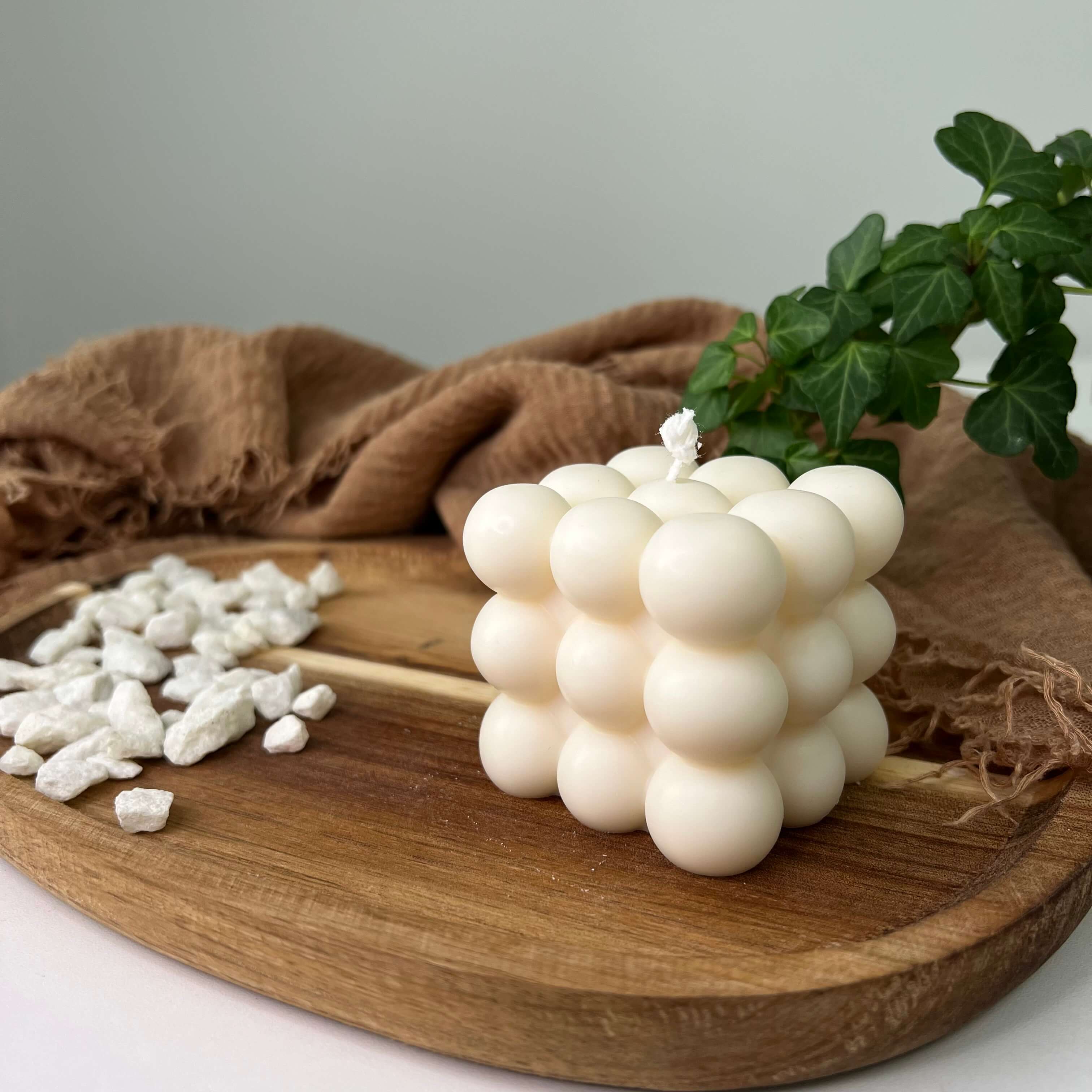 Unsere Bubbly Galactic Illumination Kerze in mittel.