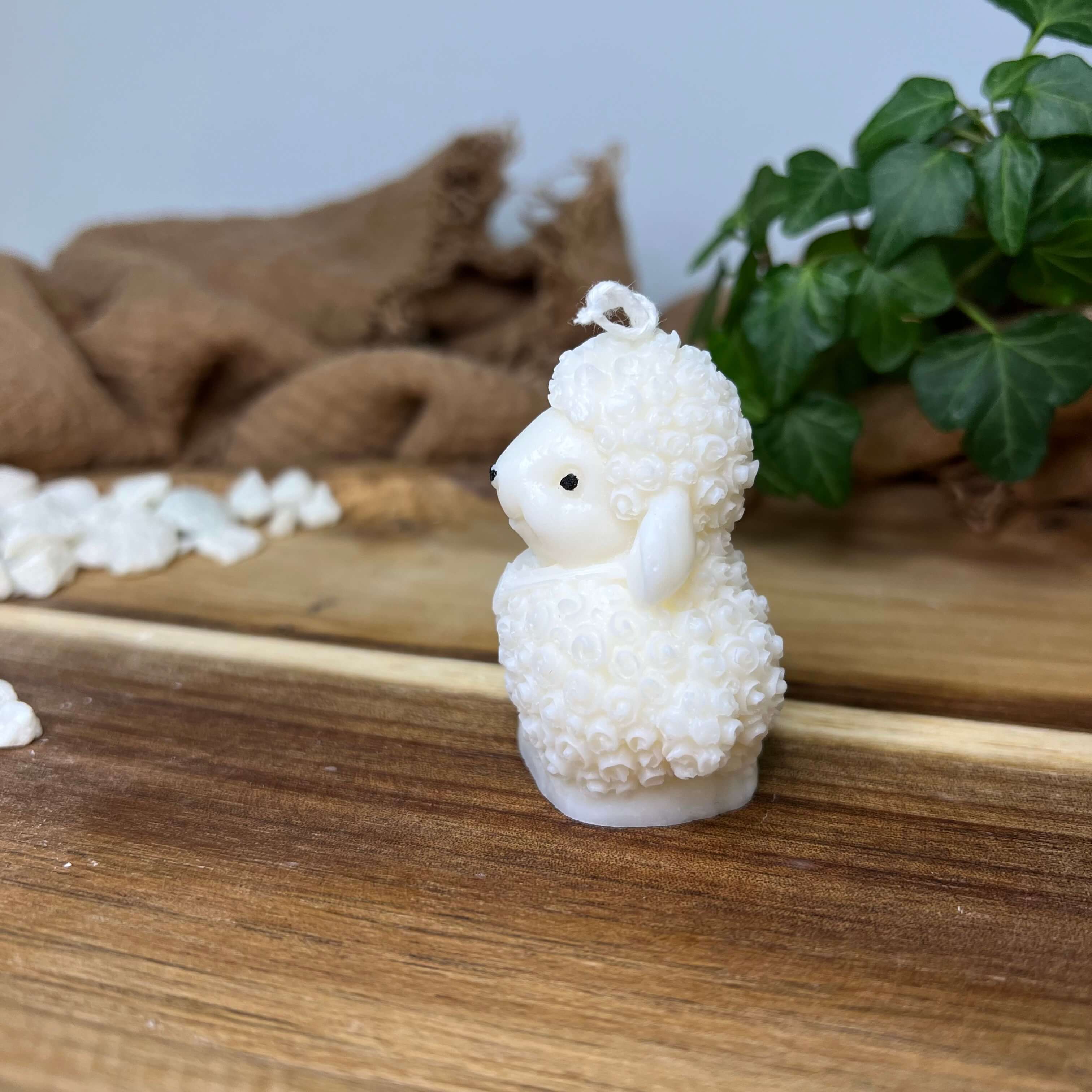 Cozy Lamb Light Kerze ist auch als Geschenk geeignet. Auch als Gastgeschenke für besondere Anlässe. Sie ist umweltfreundlich und nachhaltig, da sie handgemacht ist.