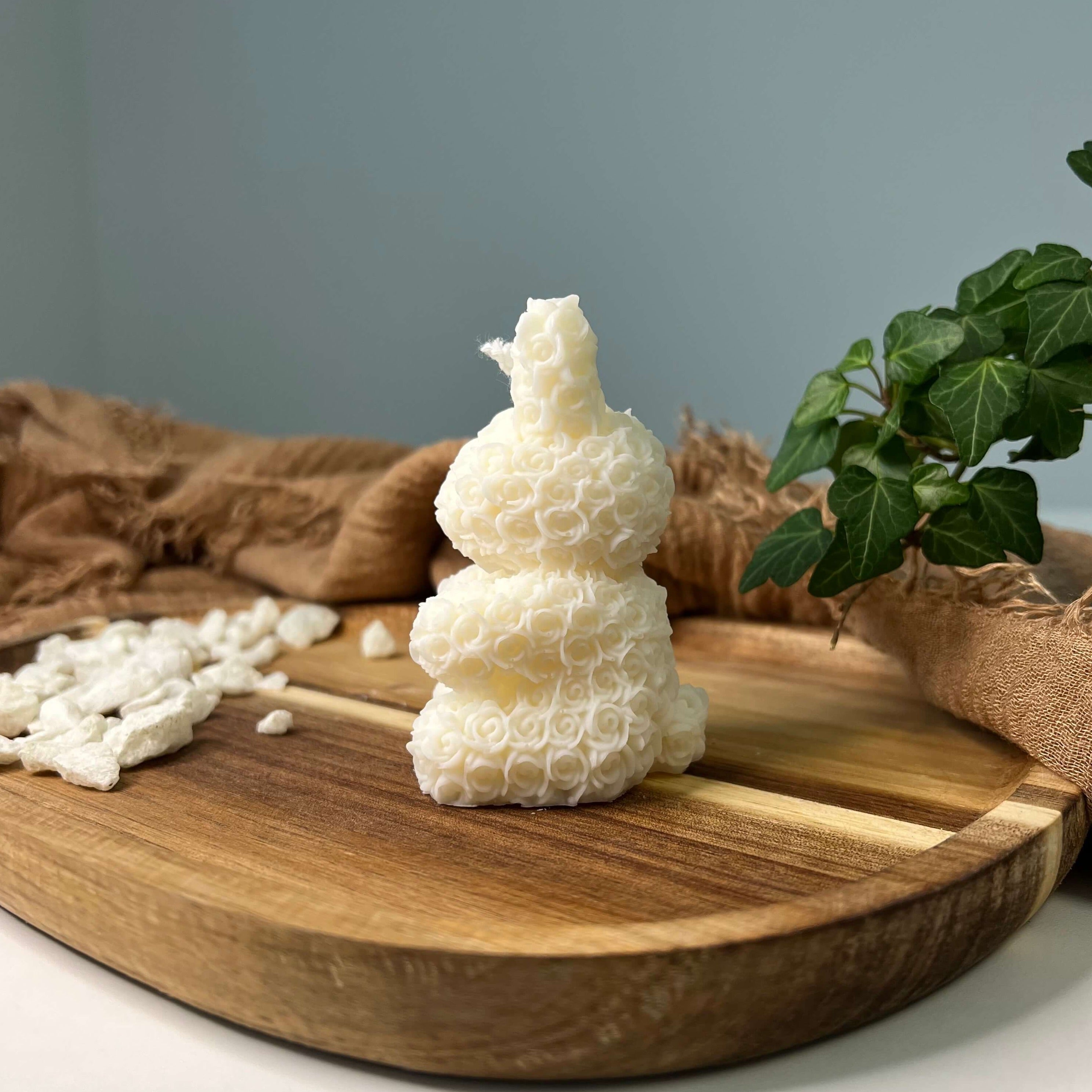 Die floral bunny elegance Duftkerze ist perfekt als Hochzeitskerze geeignet. Sie ist als Gastgeschenk erhältlich und handgemacht aus Sojawachs.