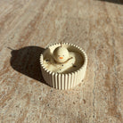 Winterliche Sojawachs-Kerze Frosty’s Melt Moment als dekoratives Element