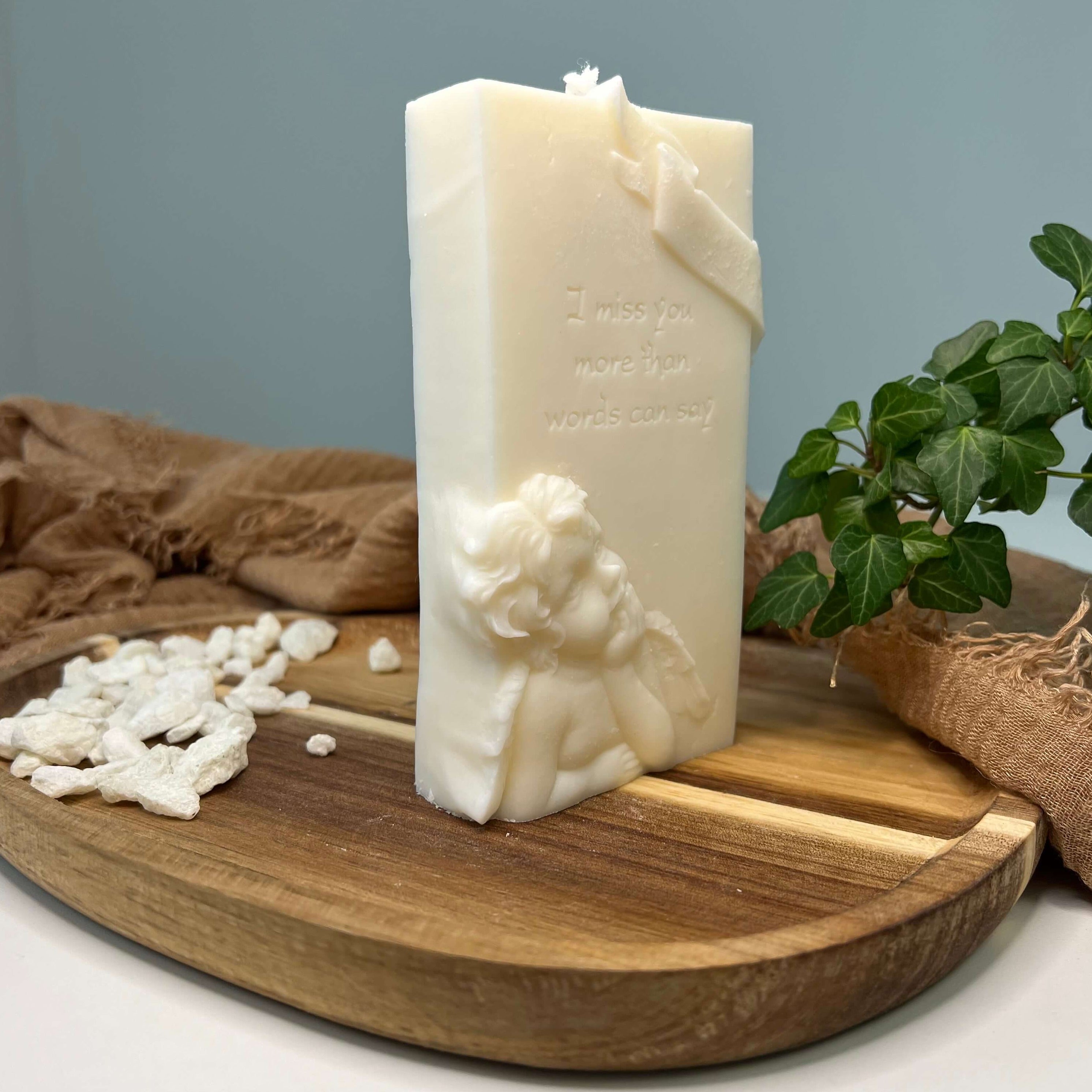 Sichtbar ist hier die Heavenly Remembrance Glow. Handgemacht aus Sojawachs ist sie ein einzigartiges Unikat und eine besondere Möglichkeit dein Zuhause zu verschönern.