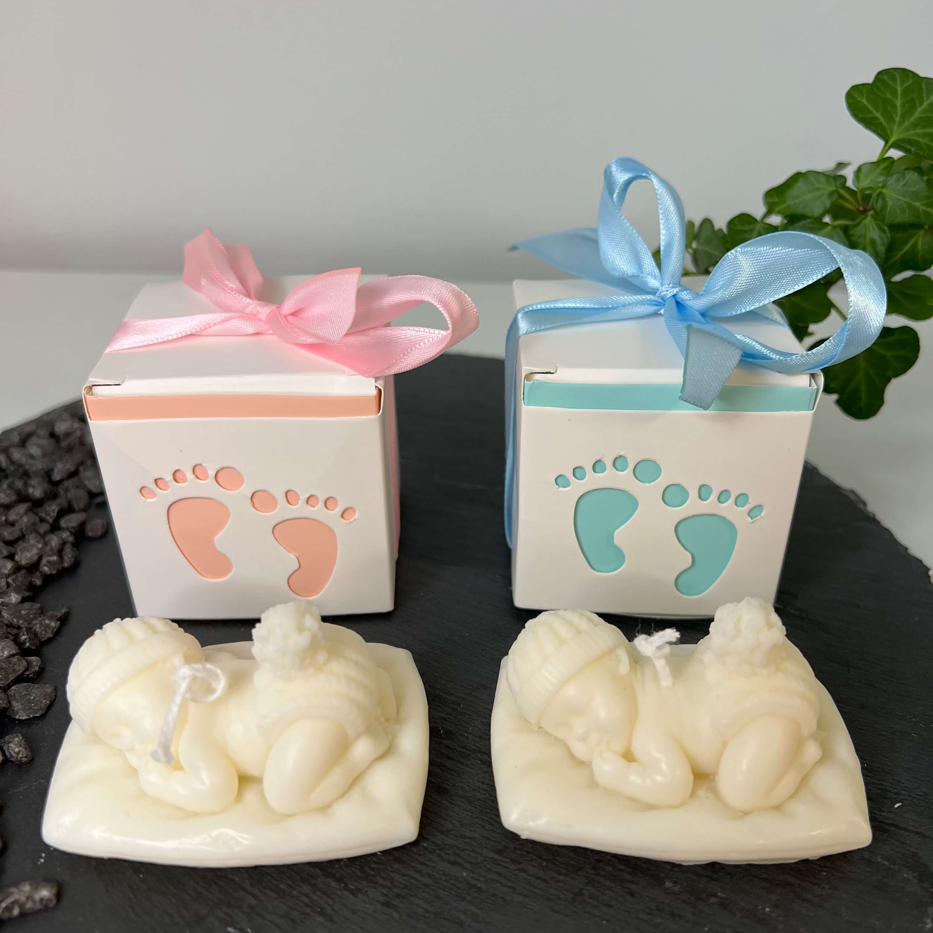 Zusehen ist die Heavenly Slumber Baby Gastgeschenk Kerze. Sie ist perfekt als Geschenk geeignet. Man kann sie als Gastgeschenk für Babypartys oder Geburtstage verwenden.