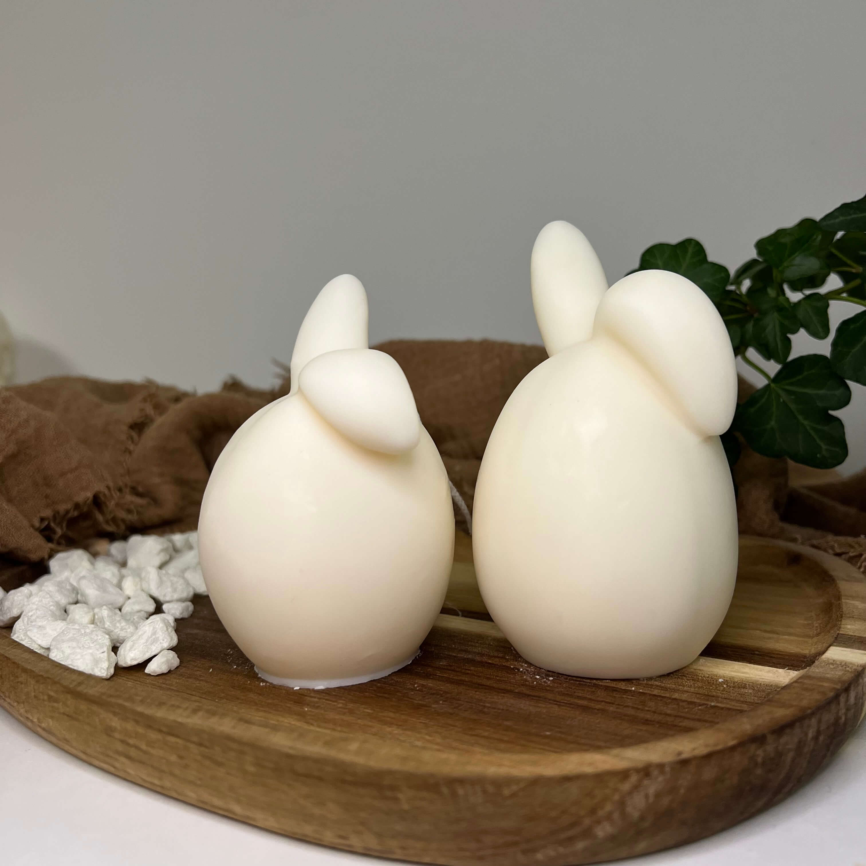 Die Hoppy Easter Egg Kerze ist handgemacht aus Bio Sojawachs. Sie ist nachhaltig, vegan und umweltfreundlich.