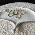 Unser Schmuckuntersetzer Majestic Leaf Impress Jesmonite. Er ist auch als Schmuckbehälter und Schmuckbox geeignet mit seinem stilvollen Aussehen.