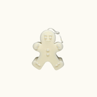 Auf diesem Bild sieht man unsere Sweet Gingerbread Dreams Kerze. Sie ist handgemacht aus Bio Sojawachs. Zudem ist sie umweltfreundlich, nachhaltig und vegan.