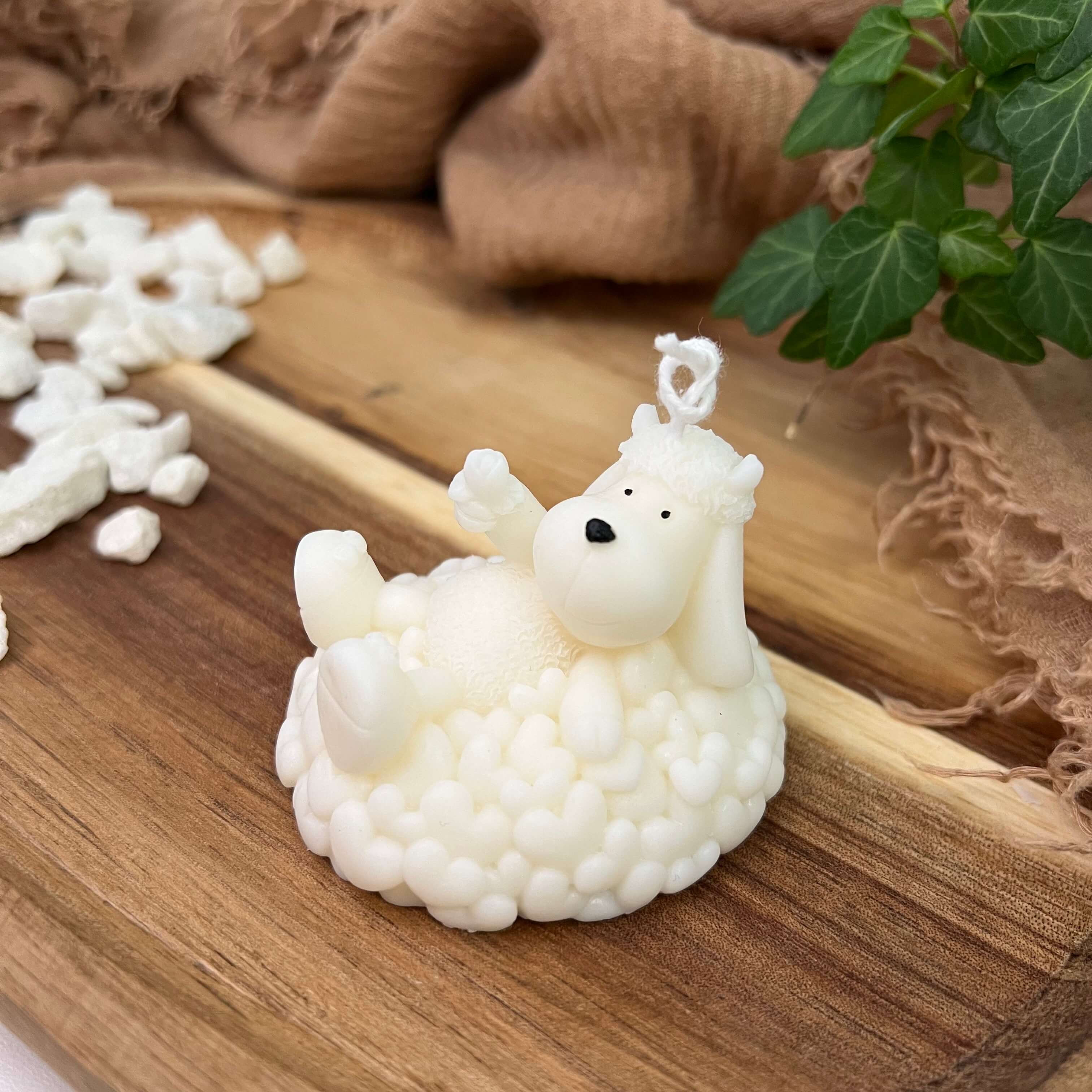 Zusehen ist die Sweetheart Shepherd's Glow Kerze. Diese Designerkerze kombiniert Einzigartigkeit mit Stil. Sie ist handgemacht aus Sojawachs.