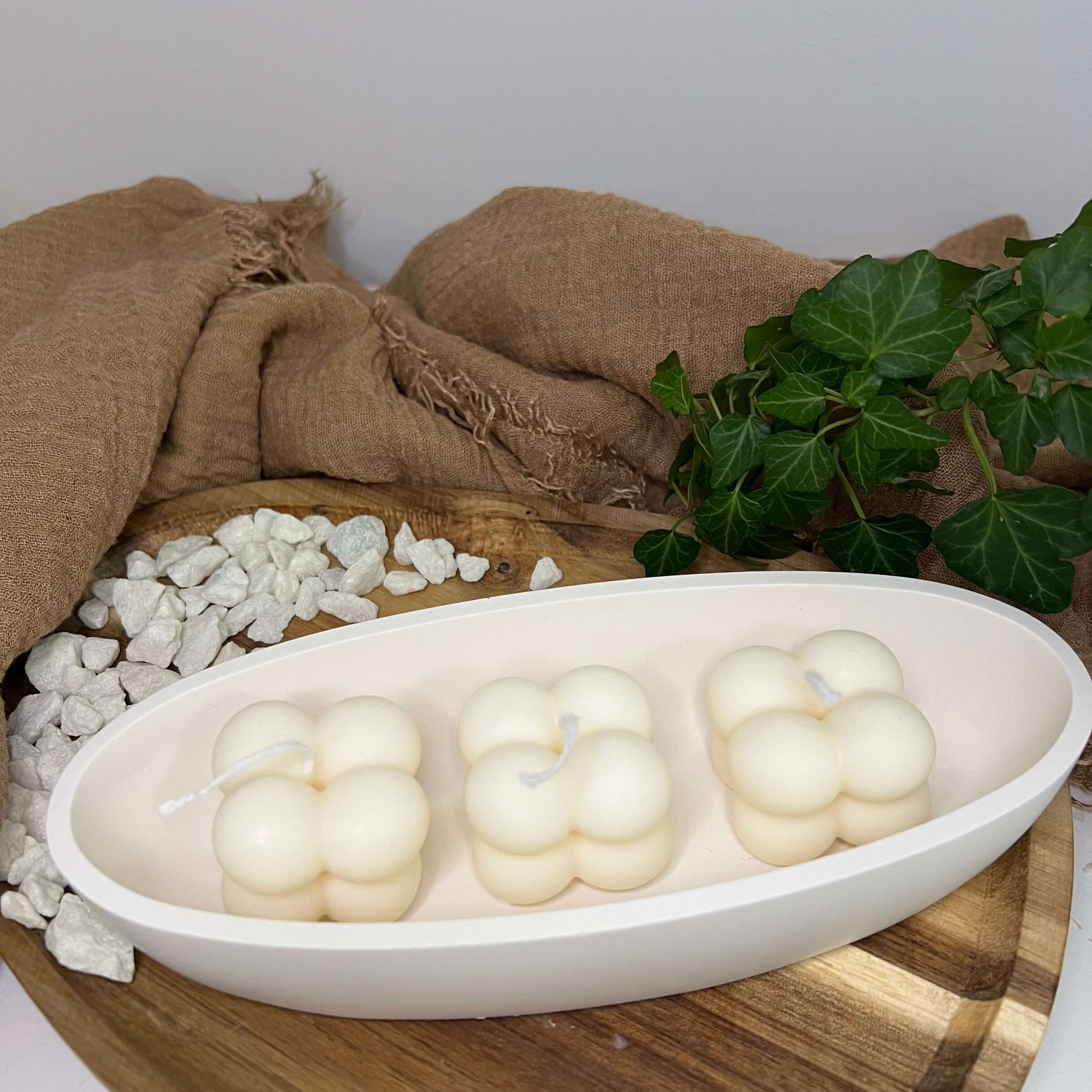 Unser hochwertiger und nachhaltiger Jesmonite Behälter Vessel of Timelessness.