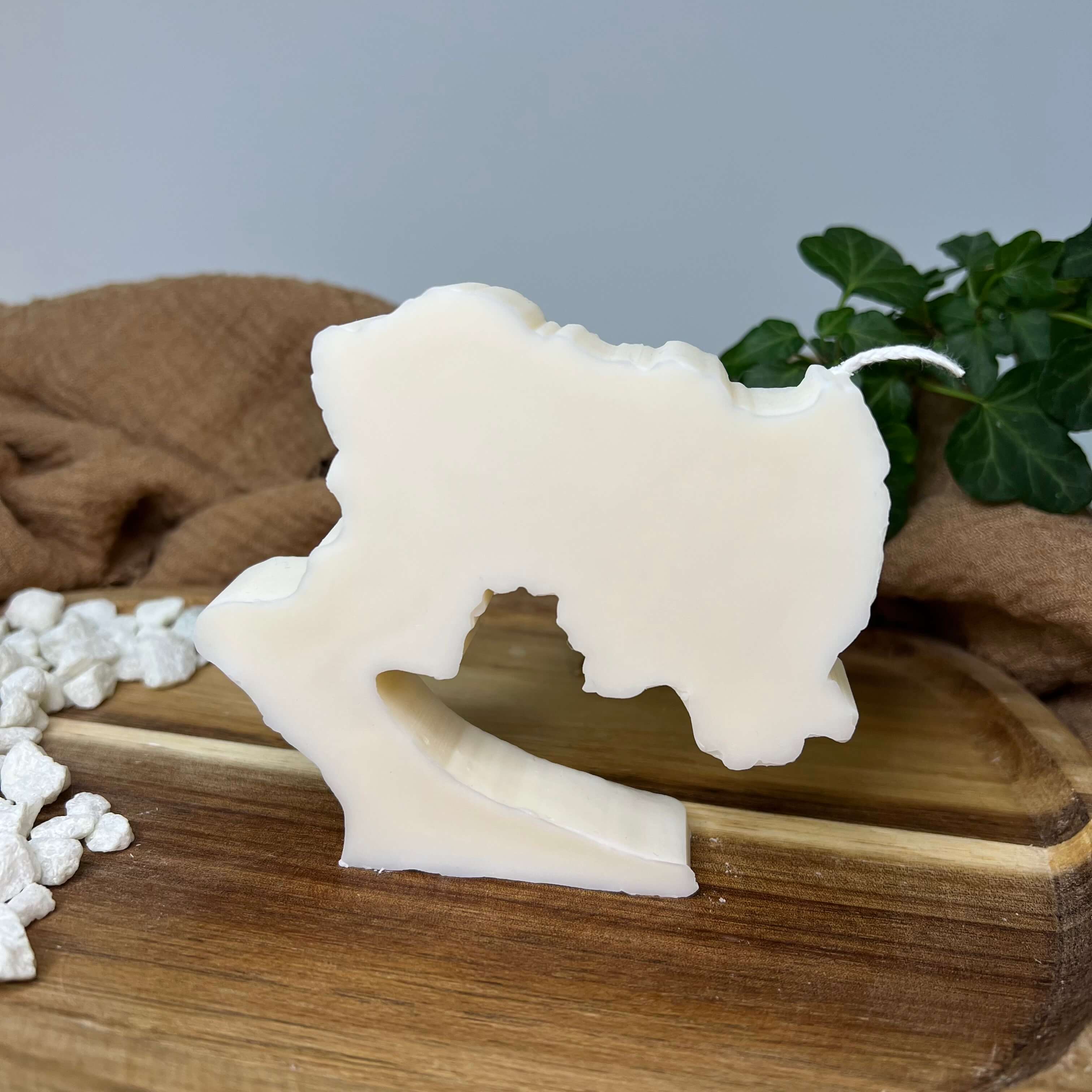 Die Whispers of Love Duo Candle Kerze ist perfekt als Verlobungsgeschenk, Hochzeitsgeschenk, Gastgeschenk und Valentinstag Geschenk geeignet. Dank ihrem romantischen Design ist sie ein Unikat.